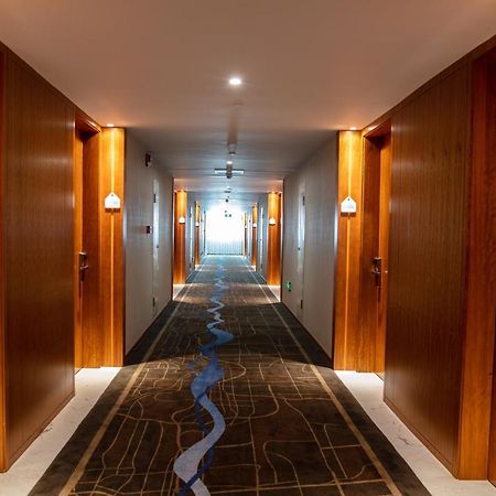 Holiday Inn Express Luoyang Xiyuan Exterior photo