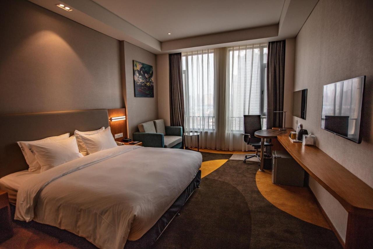 Holiday Inn Express Luoyang Xiyuan Exterior photo