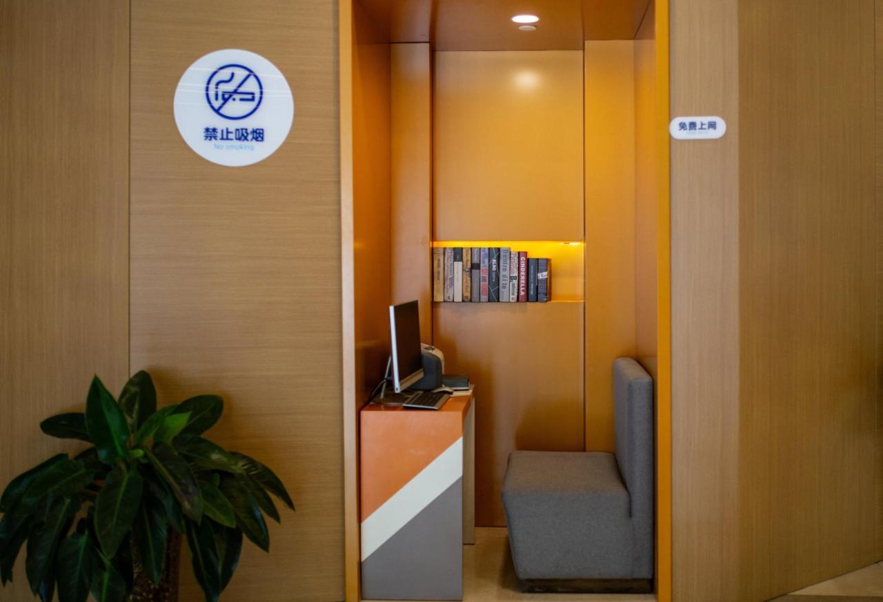 Holiday Inn Express Luoyang Xiyuan Exterior photo
